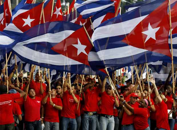 Crónicas de #Cuba 🇨🇺 #IslaRebelde #9DeAbril A esta vida hemos venido a vivir con vergüenza y dignidad. Otra cosa no es vida, sino esclavitud. Aqui dejamos para siempre de ser esclavos del imperio revuelto y brutal. Somos Cuba. 🇨🇺✌️ #DeZurdaTeam