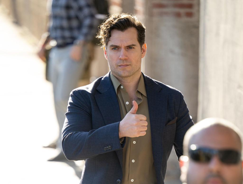 Henry Cavill leaving Jimmy Kimmel live show.