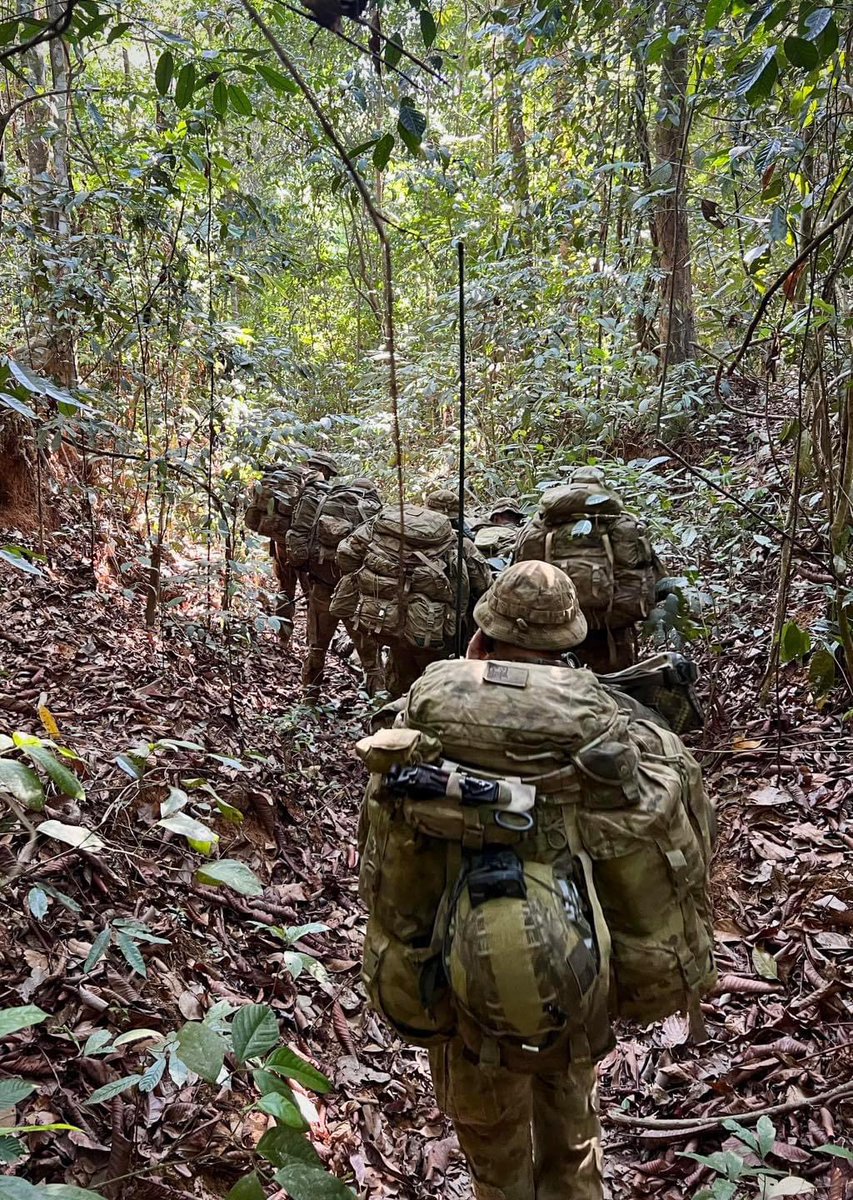 This morning it was 1RAR in Papua New Guinea, this evening another Company of 1RAR stepped off into the jungle of Malaysia for training.