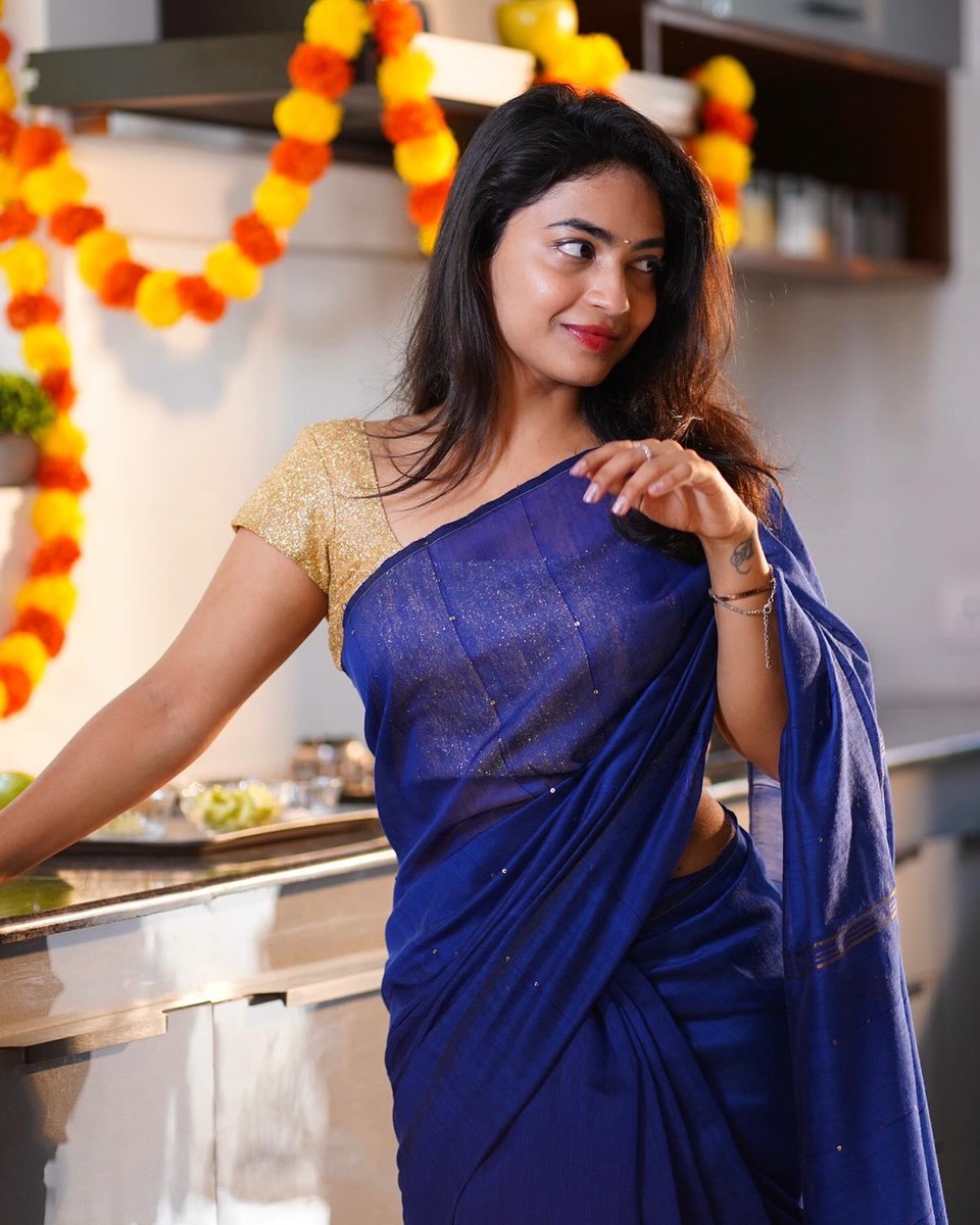 Beautiful #AlekhyaHarika 💙😻

@harika_alekhya #HappyUgadi