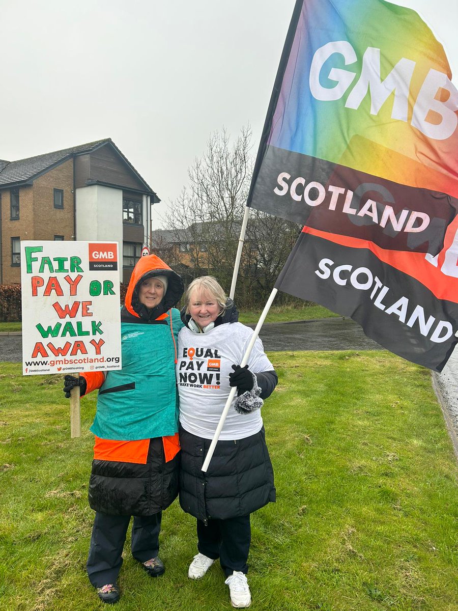 Everyday during covid these Renfrewshire Council carers were out providing complicated and professional personal care, today they're out on strike demanding they get paid what they're worth Claps don't pay the bills, @RenCouncil pay your workers what they're worth!