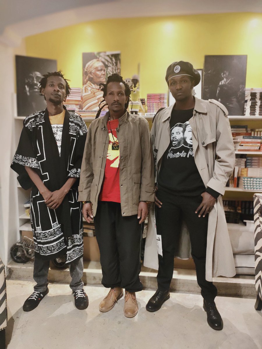 Dorphan_age's tweet photo. Over the years @Ngartia has become a force within the Kenyan poetry, storytelling &amp; theatre scenes. It's such a delight to see him back to #SpokenWordPoetry after quite an extended sabbatical. The show is happening in less than 2 weeks.
#DaiVerse
Tickets👇🏿
https://t.co/35TJLL6Eke https://t.co/UP9RRXPWMs