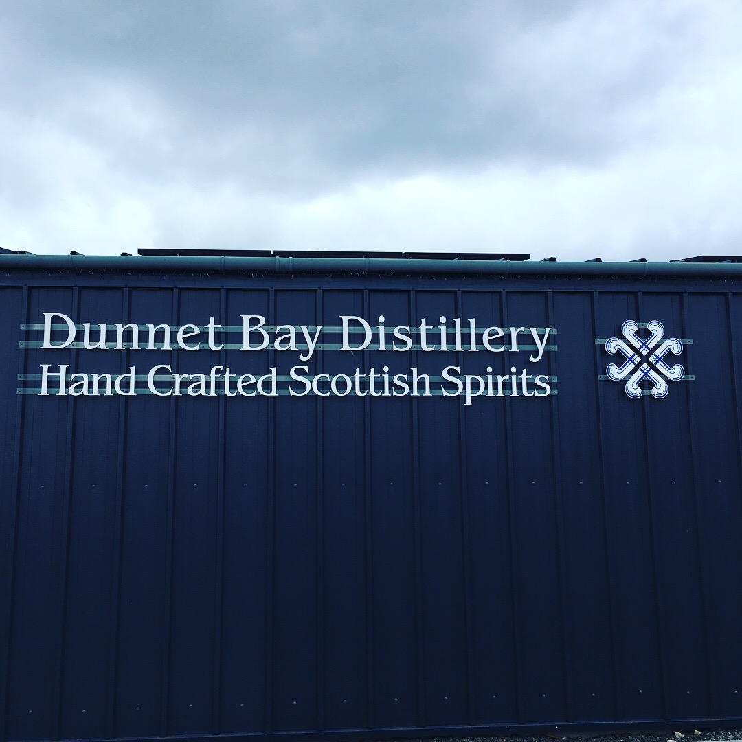 Whilst you’re travelling along Scotland’s north coast, get an insight into the making of gin, rum or whisky – with tasters of course! @8doorsdistiller @RockRoseGin @NorthPointDist Or make a day out of it with Above & Beyond's ‘Tipple & Taste’ tours!