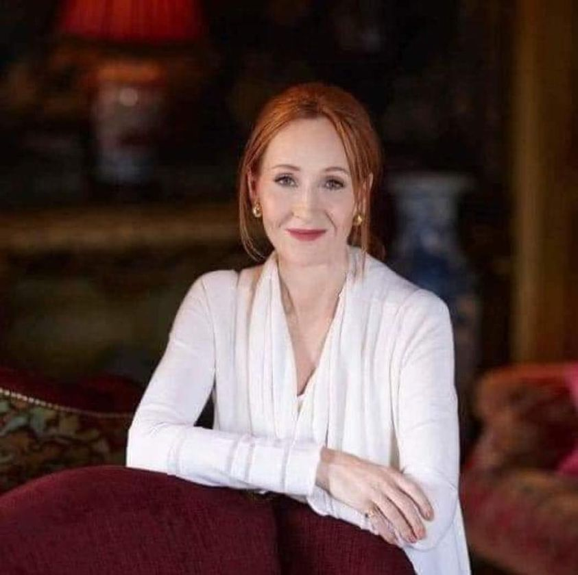 At age 17, she was rejected from college.
At age 25, her mother died from the disease.
At age 26, she moved to Portugal to teach English.
At age 27, she got married.
Her husband abused her. Her daughter was born.
At age 28, she got divorced and was diagnosed with severe