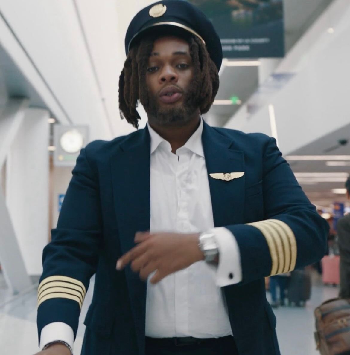 Imagine boarding a flight and Bnxn and Ruger are your pilots 😭