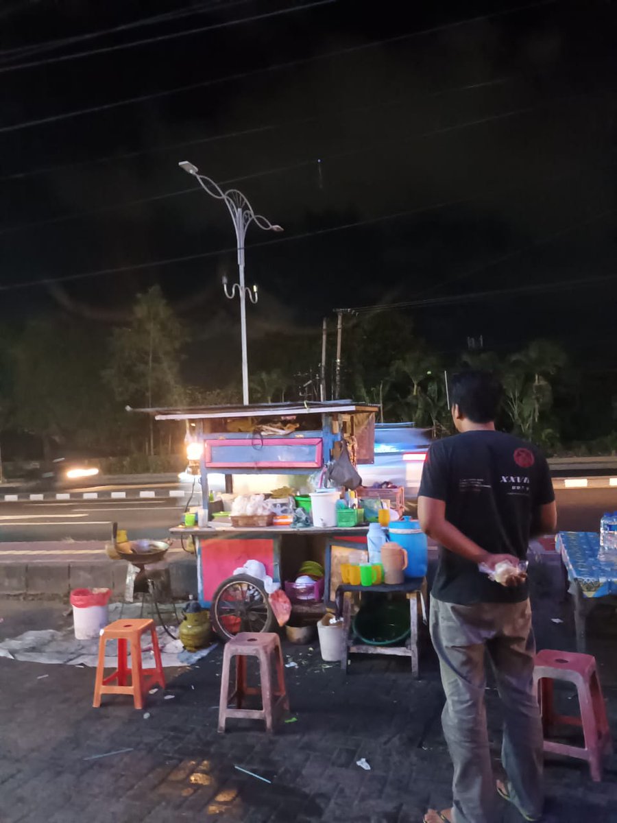 agusaryaka's tweet photo. Mie goreng terenak menurutku, rasa dan telornya pazz. 14ribu aja
📍Jl. Bypass Ngurah Rai Tuban, deretan Pia Agung / Pia Legong
⭐️⭐️⭐️⭐️⭐️ https://t.co/txQefMBSDB