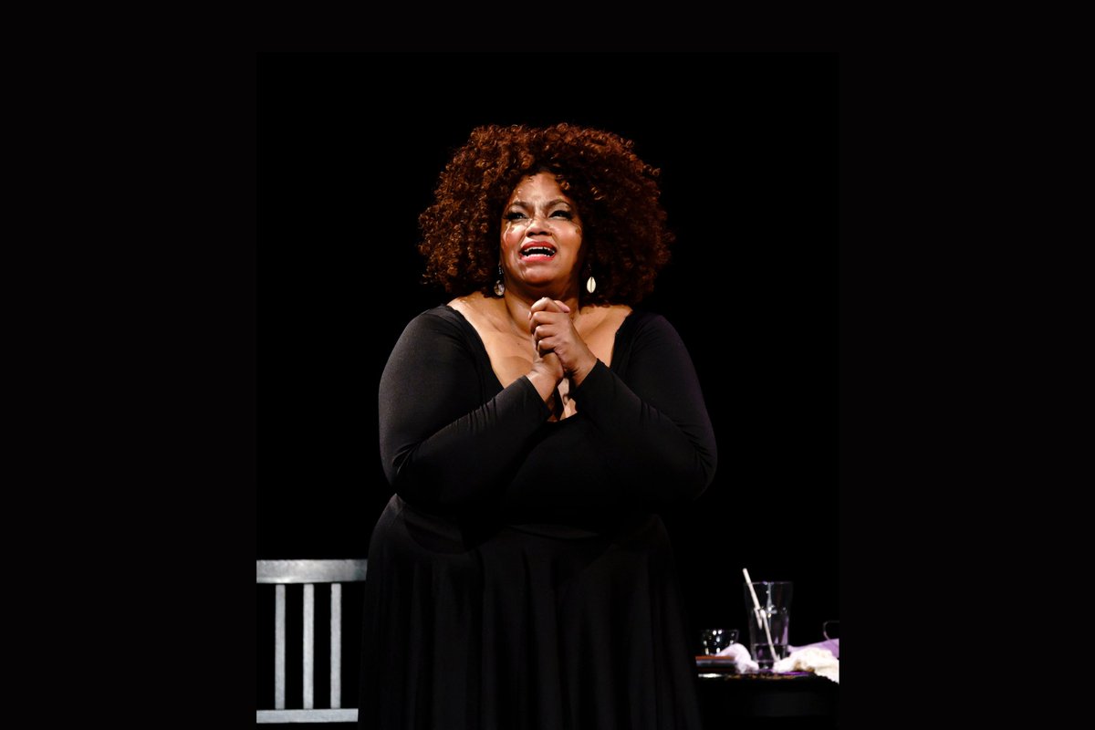 #Theatre | Join Debra Ann Byrd for a powerful solo performance chronicling her life's trials + triumphs, from growing up in Harlem to performing Shakespeare.🎭 A story of love, tragedy and triumph - 'Becoming Othello' at @ShakespeareNP on 27 April. 🎟️➡️ bit.ly/4aNKkYA