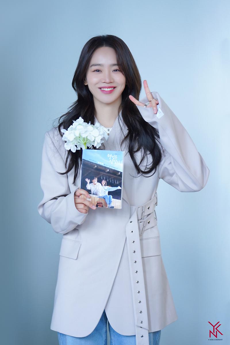 Marissa77581427's tweet photo. #ShinHaeSun🌻 #ChoSamDal
#LeeDoHye #KimAYoung 
#HanEunSung #JoYunSeo 
#WelcomeToSamdalri💙 

[Reposted] From @YNKentofficial https://t.co/SHbwctMMMr