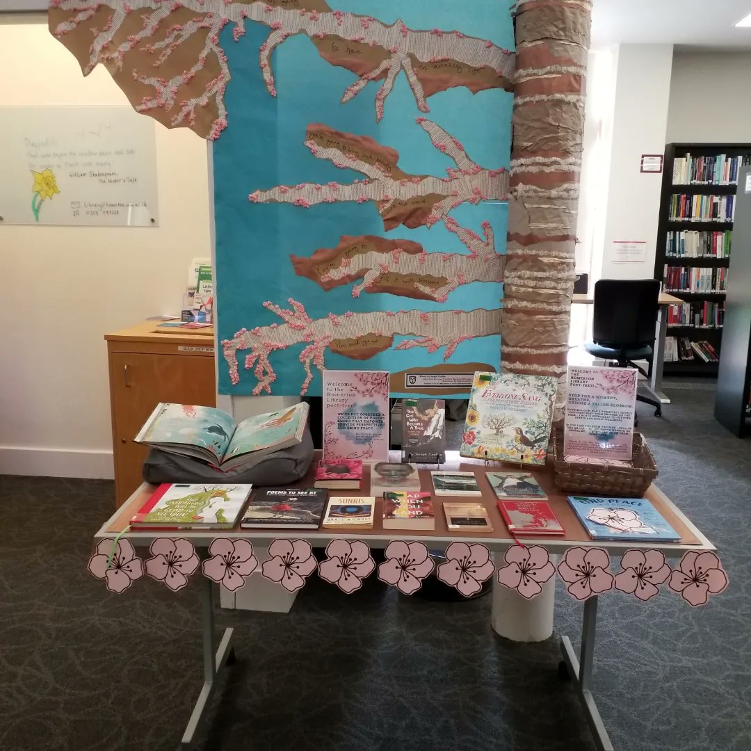 We have made a blossoming poet-tree in the @HomertonCollege library for the 2024 @PearceLecture 🌸🌸😃 Its branches hold very special words from a poem written by @JosephACoelho who is giving this year's lecture. Huge thanks to Joseph for permission to use his beautiful work 💐