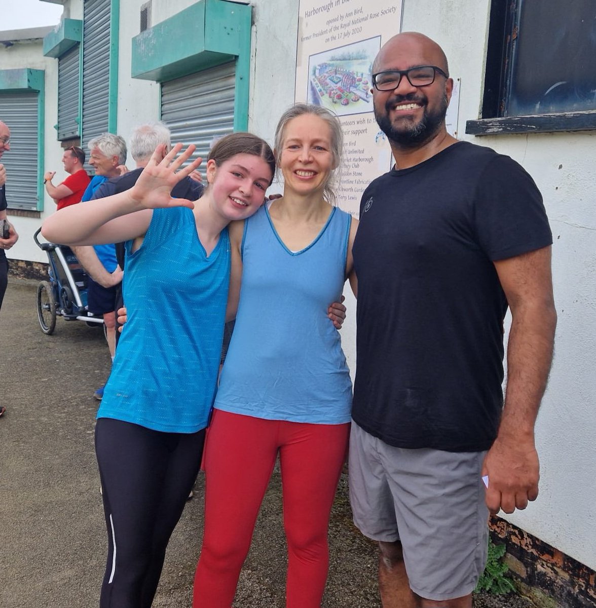 LalithWijedoru's tweet photo. I had the luxury of #orthopaedic surgeon encouragement on my first @parkrunUK since suffering from calcific #tendonitis of the hip. Thanks @AnnaPeek6 for a great start to the #Leicestershire weekend followed by #breakfast @BoboliEngland. #chronicpain @UCLAlumni #universityfriends https://t.co/XJYeaXO5wT