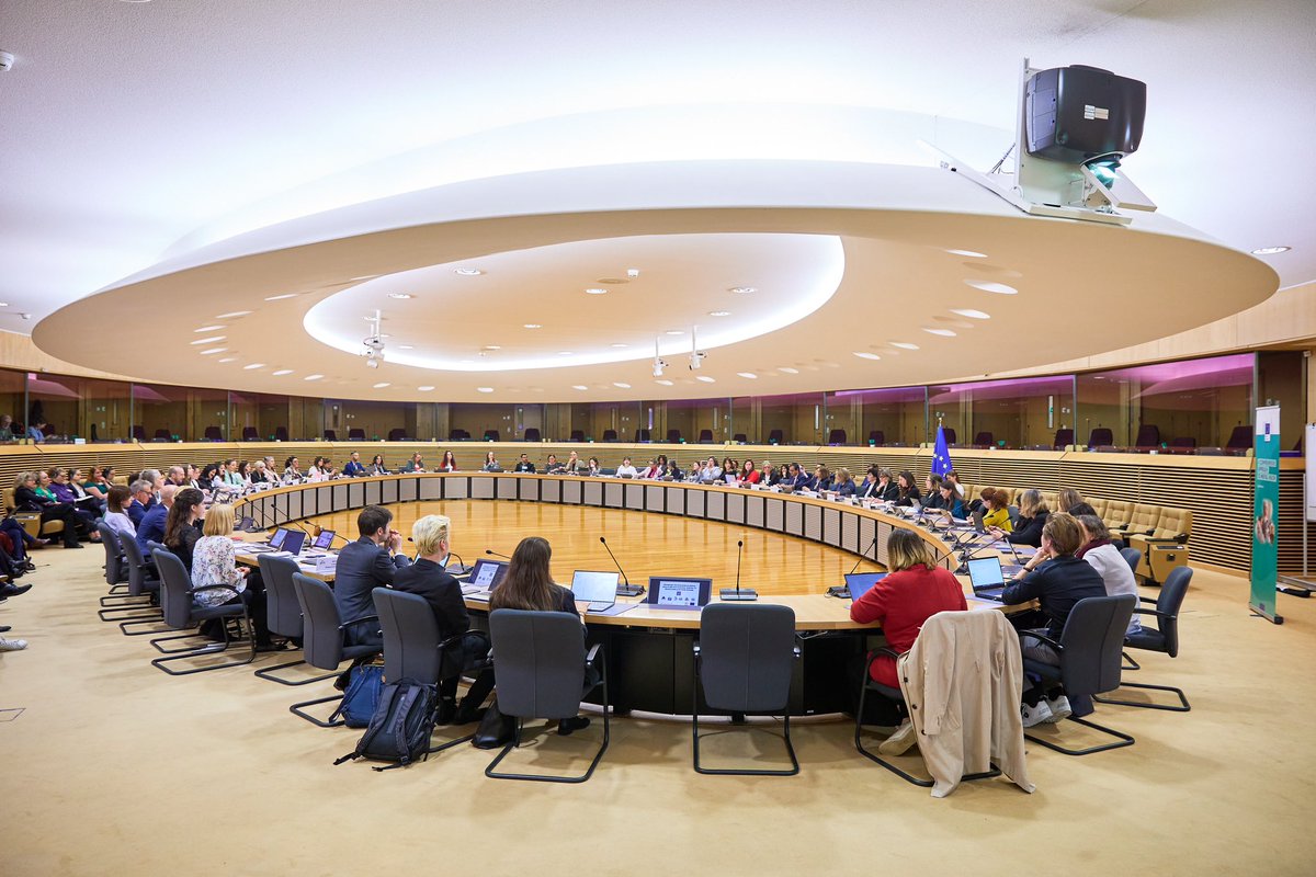 The importance of mental health for displaced people from Ukraine was the subject of today's discussion with <a href="/Xcastel/">Xavier Castellanos</a>.

Alongside <a href="/ifrc/">IFRC</a>, under the #EU4Health programme, we pledge to tackle urgent mental health challenges within the EU and globally.