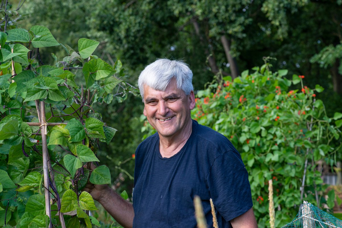 Join us today for #RHSClinic with Chief Horticulturist, @GuyBarter! Got any deep-rooted gardening questions or blooms that just won't bud? Challenge Guy with your queries below and let's see if you can leave him stumped 🌱