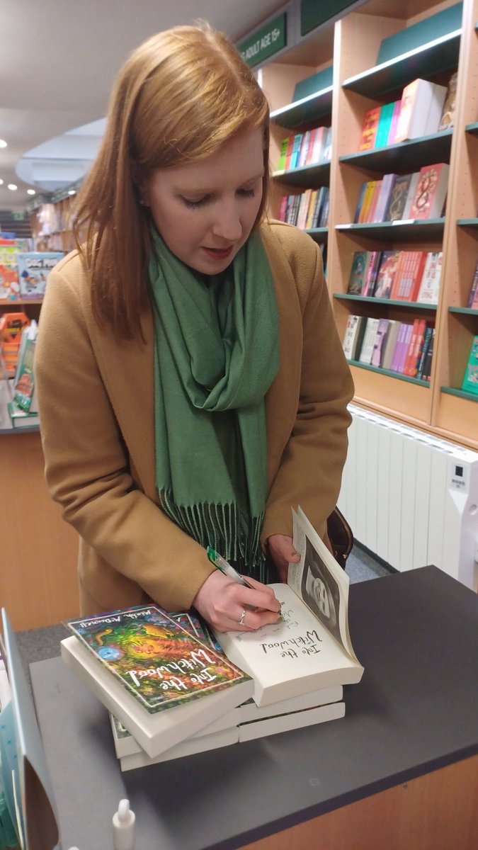 📚 Thrilled to have the brilliant mind behind #IntotheWitchwood grace our store!

It was so lovely to chat with a fellow bookseller from @ByrnesBooks!

Swing by and pick up your signed copy – it's the perfect way to support Irish authors and dive into a captivating read. 

#Books