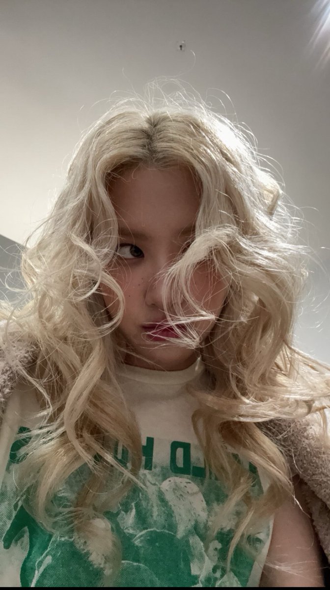 curly hair don’t care 🦩♡ 제가 영상을 너무 안이쁘게 찍어서 지웠어용ㅋㅋㅋ