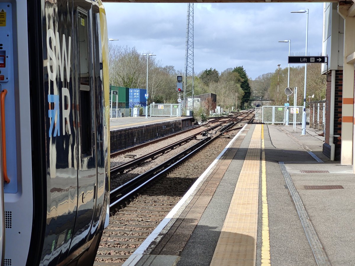 Fareham bay platform ✅

This is as rare as it comes! The bay here isn't scheduled to be used next until 2025!

GWR were terminating here as there was engineering work in the Portsmouth area, so I really wanted this done!

Off on SWR I go!

#SoothingSolent
#MetrosTrainTravels