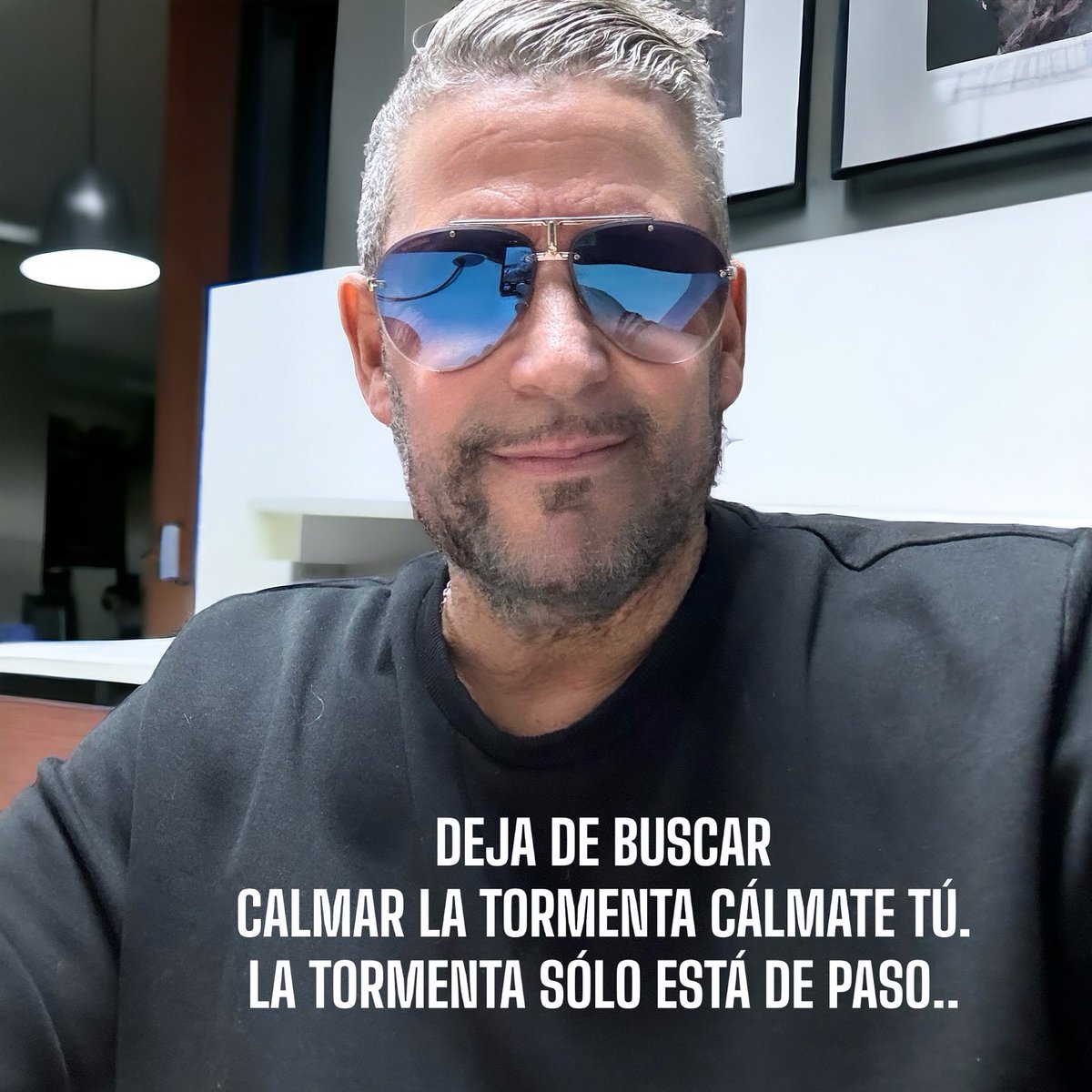 Tú ¿Qué opinas? 
#reflection #reflexion #enriquebarrioscantando