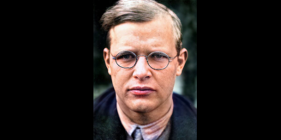 Early this morning 79 years ago Dietrich Bonhoeffer stepped into eternity. His last recorded words are: 'This is the end. But for me the beginning of life.' Do you look forward to meeting God as he did? That's what faith in Jesus looks like. Fear not. ericmetaxas.com/books/bonhoeff…