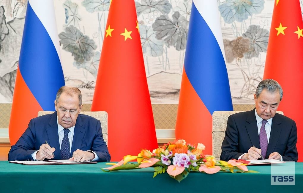 Lavrov, Wang sit down in Beijing to talk Eurasian security, 'dual opposition' to West:
vk.cc/cw4N9C