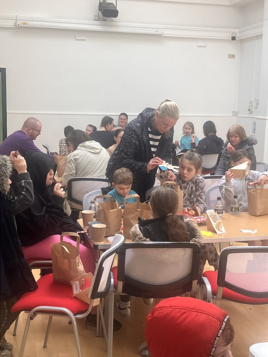 Yesterday was the first day of our #HealthyHolidays2024 programme! Family Fun Swim, crafts, games and lunch at @bramleybaths! Also a lovely visit from the funders @LeedsCommFound! @BARCALeeds @HelenBarcaLeeds @Child_Leeds @kevin_ritchie1 @WLDispatch