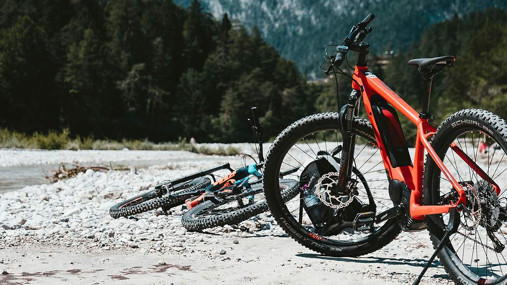 Superbrands Germany (@superbrandsde) on Twitter photo Frühlingshafte Temperaturen und Sonnenstrahlen laden zum (motor-)radeln ein! 🚵 Unsere #Superbrand <a href="/CosmosDirekt/">CosmosDirekt</a> hat deshalb eine Checkliste erstellt, wie wir unsere Zweiräder fit für den Frühling machen:
cosmosdirekt.de/magazin/tipps-… Frühlingshafte Temperaturen und Sonnenstrahlen laden zum (motor-)radeln ein! 🚵 Unsere #Superbrand <a href="/CosmosDirekt/">CosmosDirekt</a> hat deshalb eine Checkliste erstellt, wie wir unsere Zweiräder fit für den Frühling machen:
cosmosdirekt.de/magazin/tipps-…