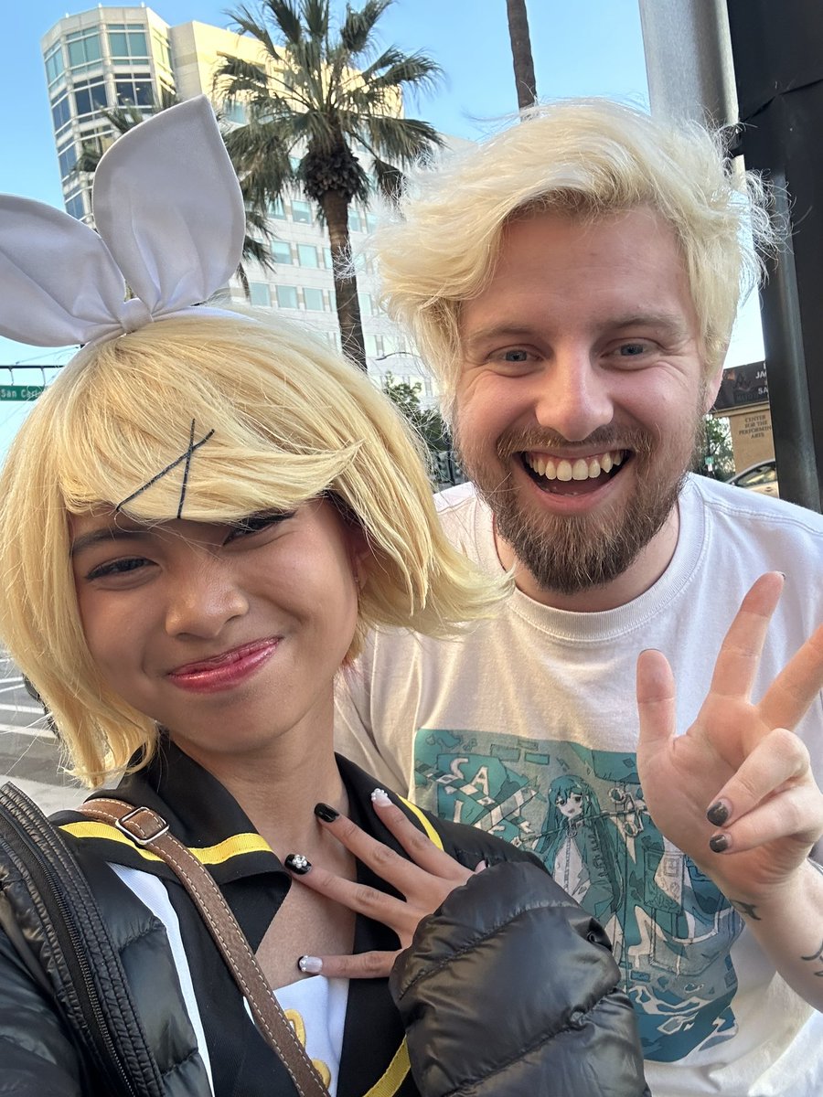 chaodachii's tweet photo. YIPPIEEE 😋😋😋 supasupa fun i ALSO ⁉️ met jacob alpharad HELLO #MIKUEXPO2024 https://t.co/F0zhvYBo9E