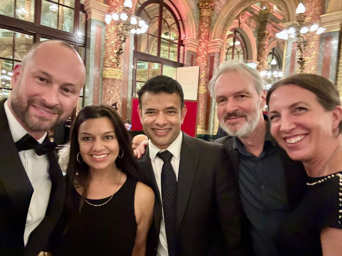 On top of great lectures and abstracts presented at #EAU24 + the chance to kick off and work on #urology #research projects, it was simply good to meet colleagues and friends in Paris