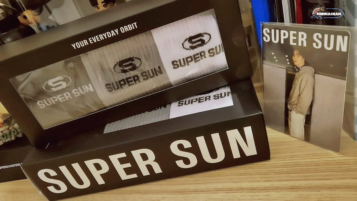 ˏˋ°•*⁀➷ sᴛʏʟɪsʜ ᴡɪᴛʜ sᴜᴘᴇʀsᴜɴ ☀️

(❁ᴗ͈ˬᴗ͈)っReceived the #SuperSun stylish
#SSFREEZINGHOT collection! I'm sooo excited to wear it! Sooo stylish & amazing~💙✨️

˚₊· ͟͟͞͞➳❥ @zee_pruk •=͟͟͞͞︎❤︎︎
☀️-꒰ #ZeePruk #ZunShine ꒱ 🌊✨️