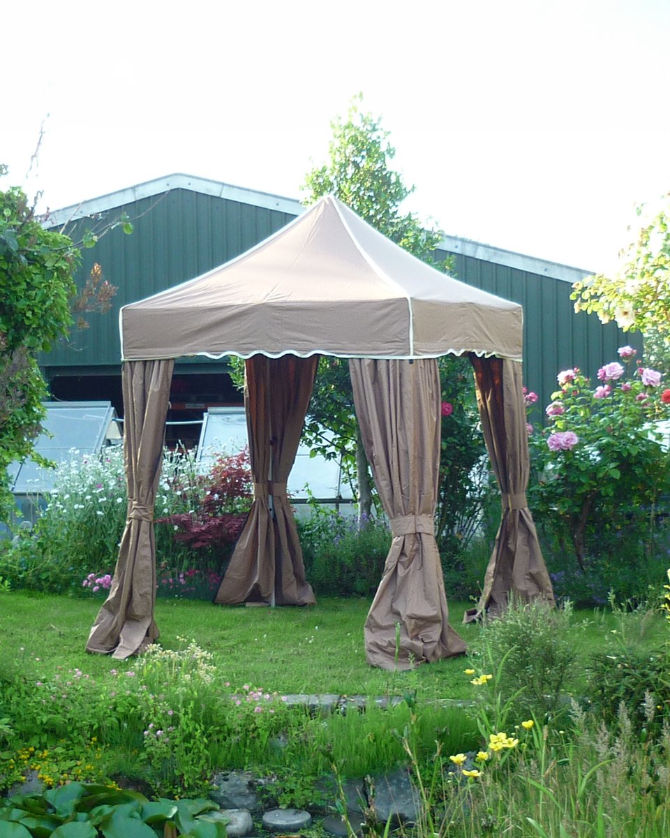 Level up your garden game this summer! 🌻☀️ Check out our regal garden gazebo collection and blossom in your own backyard paradise! 🌷#GardenUpgrade #SummerVibes surfturf.co.uk/gazebos/gazebo…