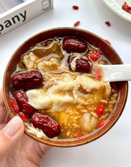 KrissyKatherine's tweet photo. Mom brought porridge to my bedroom, love mom！！ https://t.co/Hjgm5O1zNu
