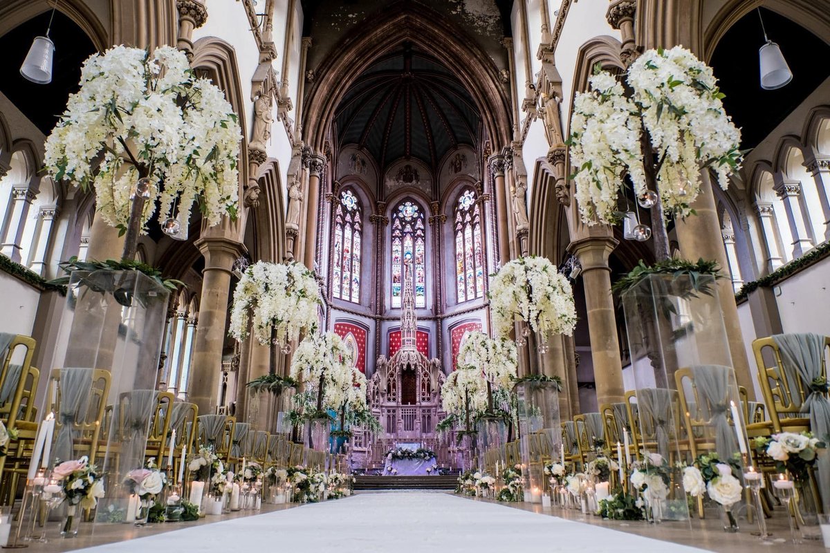 Ooooh how we love a lavish, wisteria-lined, candlelit wedding isle... 🥰 Next wedding open eve 17.30-19.30, Tue, 16/4/24 Take a tour 👉 get pro advice 👉 👀 the Monastery dressed for a wedding & breakfast 👌 Free entry. Refreshments & canapés 👉 buff.ly/3PhB8TX 💞