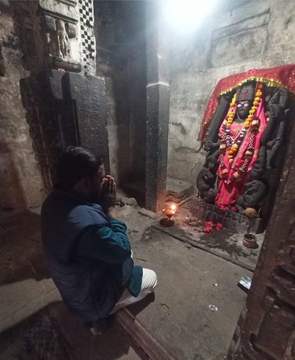 समस्त प्रदेशवासियों को हिन्दू नववर्ष एवं चैत्र नवरात्रि के शुभ अवसर की हार्दिक शुभकामनाएं। जगत जननी माँ दुर्गा के आशीर्वाद से आगामी वर्ष सभी के जीवन में सुख-समृद्धि, खुशहाली एवं आरोग्यता लेकर आएं यही कामना है। #जय_माता_दी!