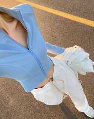 KrissyKatherine's tweet photo. What are you doiI go for a walk with my family, and I can’t run when I have my period！ https://t.co/SOlrYi9HIC