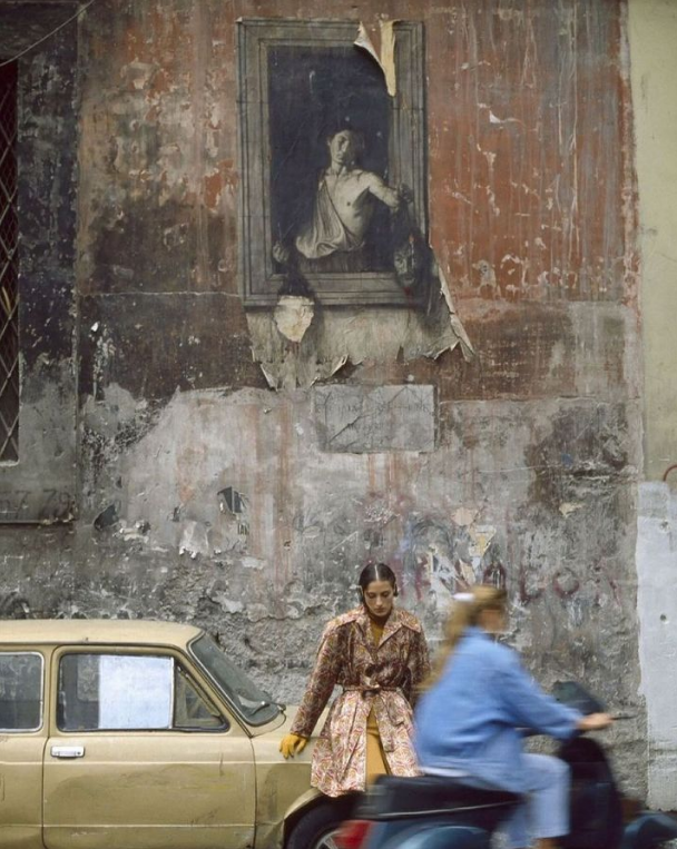 Napoli, Italia 📷© Ferdinando Scianna (#streetart © Ernest Pignon-Ernest)