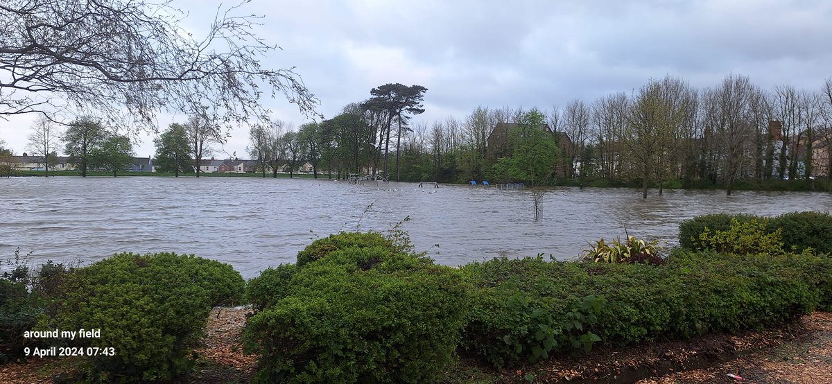 Dont think anyone will be playing in the park today #devon #floods