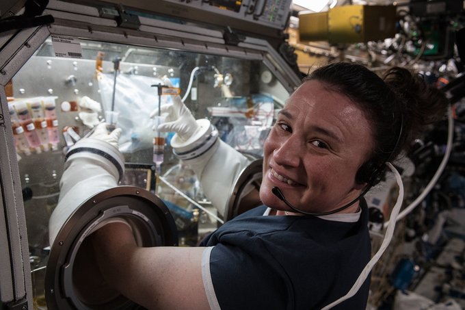 #HBD to Astronaut Dr. Serena Auñón-Chancellor @AstroSerena 👩‍🚀🎂 ✅ During her time on orbit, the crews contributed to hundreds of experiments in biology, biotechnology, physical science and Earth science @Space_Station. #WomenInScience #WomenInSpace