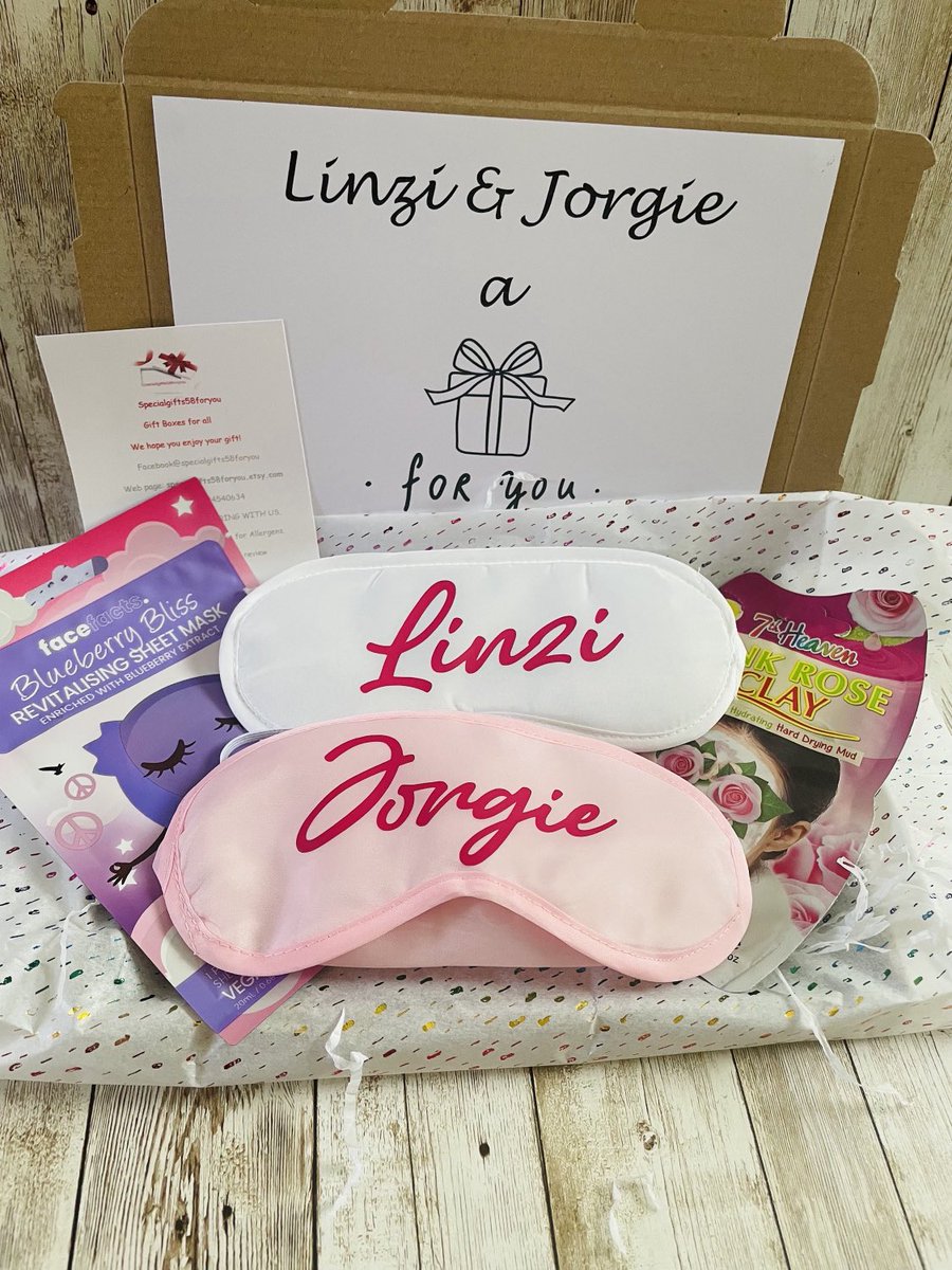 Lovely personalised pamper gift, personalised eye masks and face masks. #pampergift #personalisedgift #eyemasks #sleepmasks #facemasks #spagift #giftforgirls #mumanddaughtergift #sleepover #etsy ⁦@specialgifts58⁩ specialgifts58foryou.etsy.com/listing/100109…