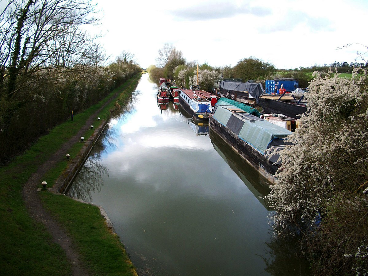 My photos from #April 2012

#CanalRiverTrust #GrandUnionCanal #AylesburyArm #Lock #NarrowBoat #Reflections 

#Canals & #Waterways can provide #Peace & #calm for your own #Wellbeing #Lifesbetterbywater #KeepCanalsAlive