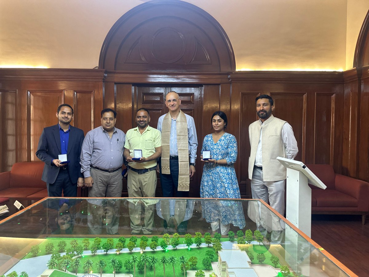 Chief of the Hellenic National Defence, General Dimitrios Choupis visited @PMSangrahalaya along with delegates on 7th April 2024. He took keen interest in the History of independent India and envisioned #India to be a #Superpower in the Democratic World.