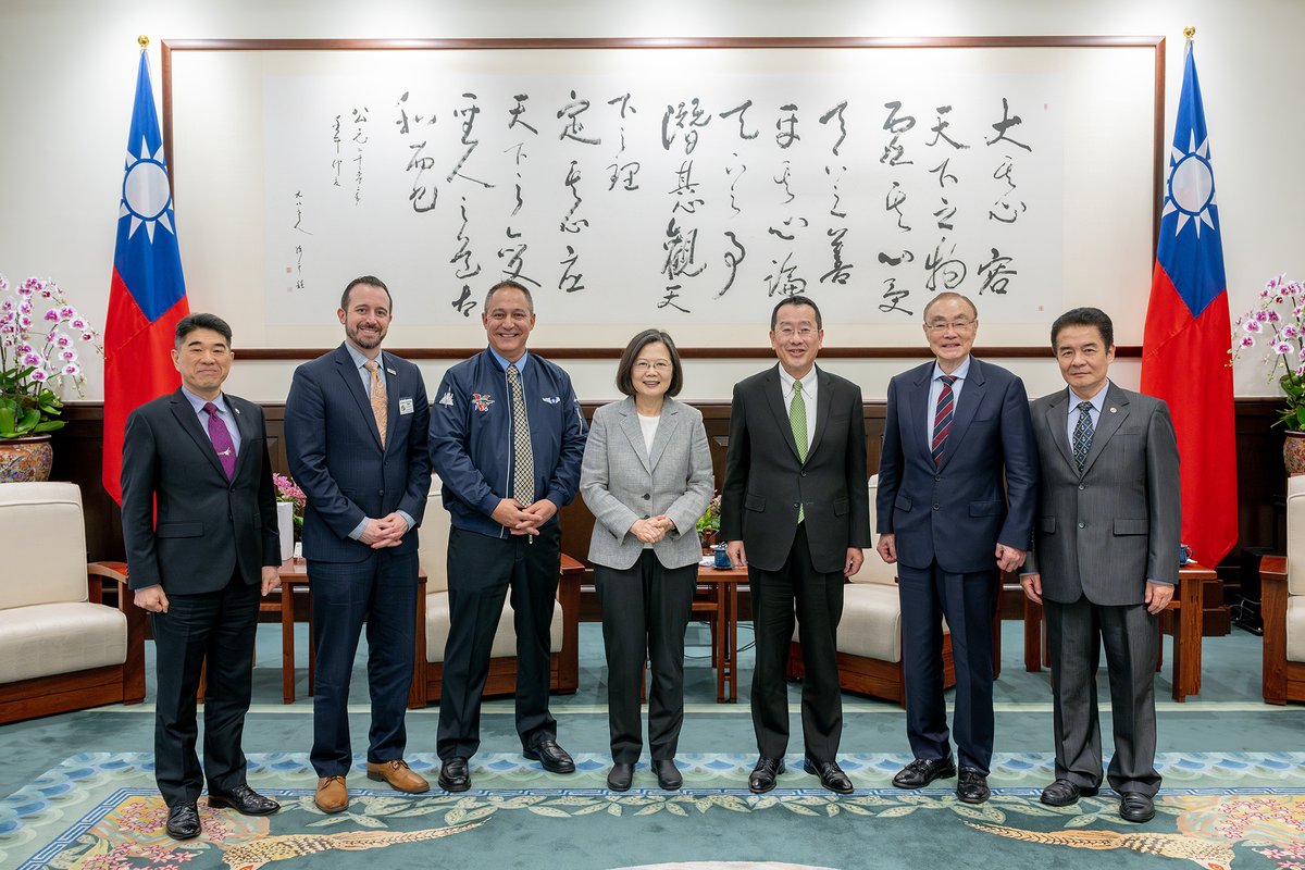 A warm welcome to @VFWHQ Commander-in-Chief @duanesarm on his 1st visit to Taiwan & Exec. Dir. Ryan Gallucci on his return. We appreciate the VFW’s long-term support, for the #Taiwan-#US partnership & for the care of the veterans who have fought for our freedom & democracy.