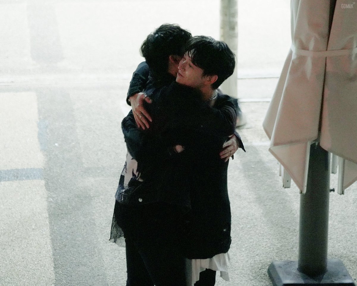 Frpeach_0308's tweet image. 이 둘이 붙어있으면..
형오가 정말로 ‘동생’ 그 잡채 모먼트를 보여줘서
미칠거같음좋다..귀여워...이거지예