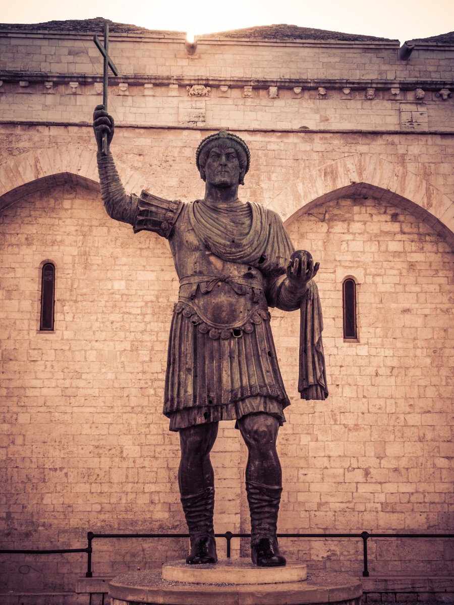 latinedisce's tweet image. This account was created to fight back.

Classical studies have been captured by the woke and the commies (many of whom are academics at prestigious universities).

If you take a look at the accounts dedicated to Latin around here, you will realise that X accurately reflects this…