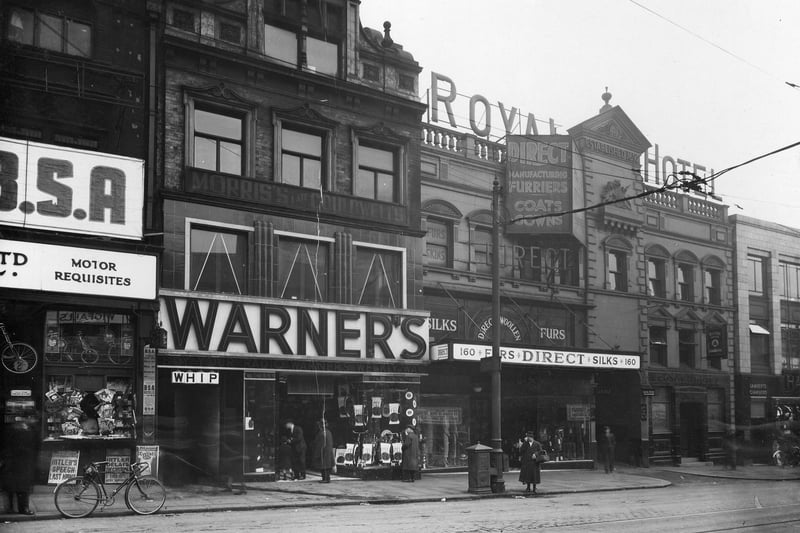 12 photos showcase brilliant Briggate in the 1930s tinyurl.com/mrm3ek5r #Leeds #1930s