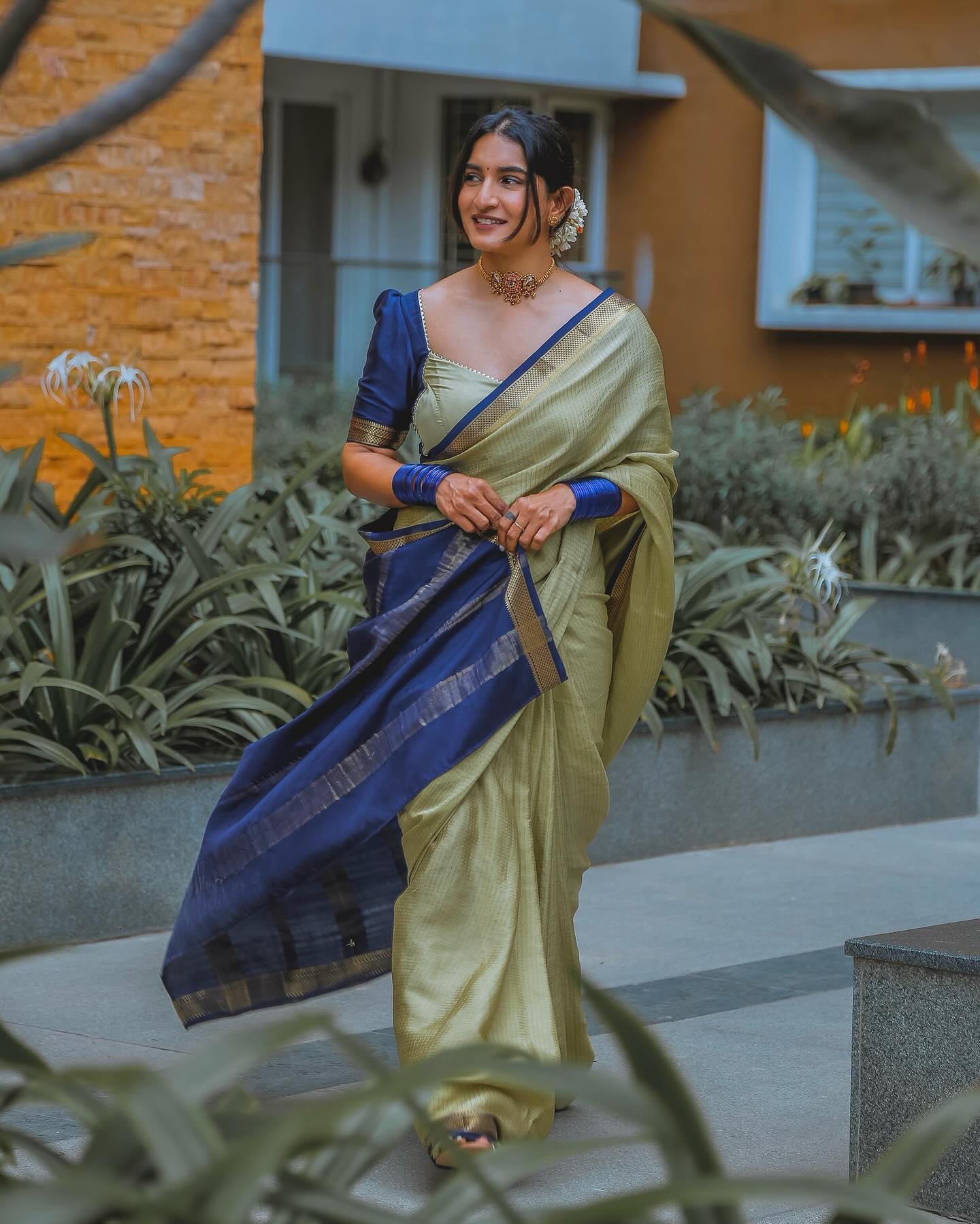 GKtOSqcaMAAirBM?format=jpg&name=large