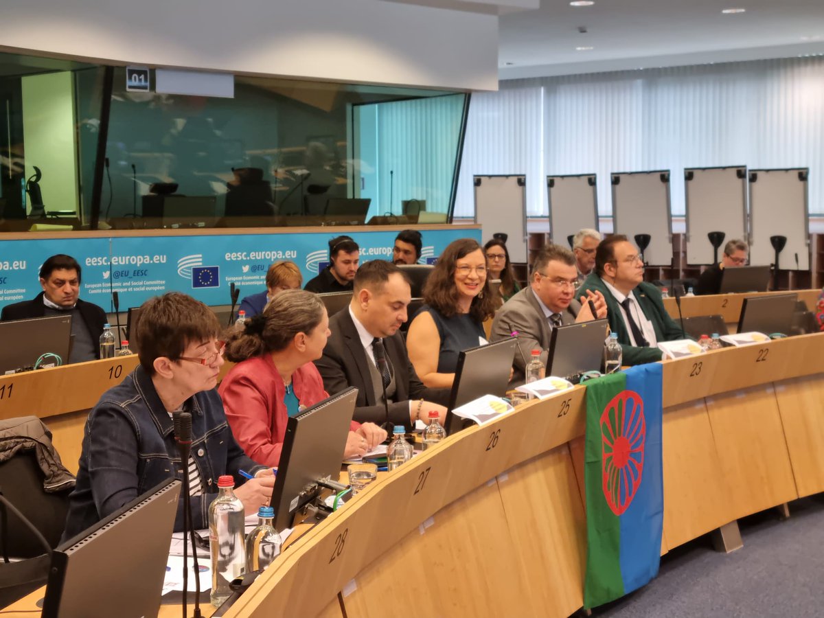 ERGO Network Director @hrabanova formally opens the #RomaniWeek2024, pointing out the special context in 2024 ahead of the crucial #EUelections2024 and the likely rise of the far right. 🔴Follow live here: live.eesc.europa.eu/play/?id=461c