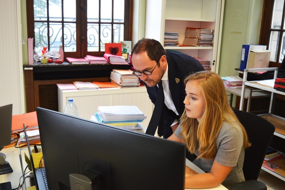 REAWVL's tweet photo. Wij zoeken jobstudenten (juli/augustus/september) voor de afdelingen Brugge, Ieper, Kortrijk en Veurne. Minimumleeftijd 18 jaar. Solliciteren kan t.e.m. 19/4. Alle info in het vacaturebericht: https://t.co/Pklk2yZbG7 https://t.co/Aq7SIx1oar