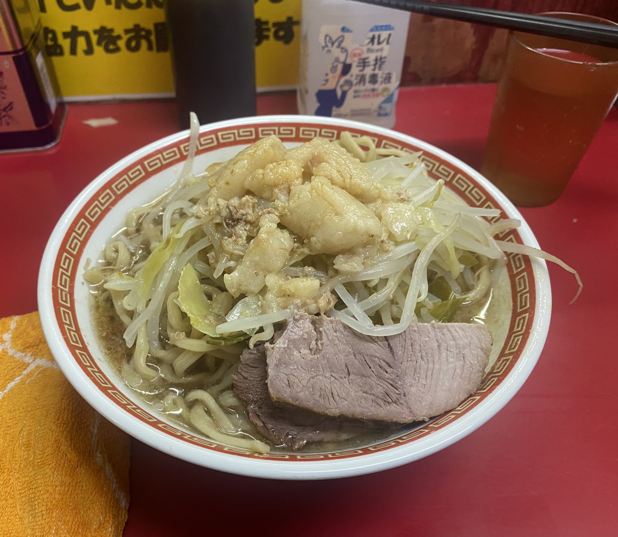 ラーメン二郎目黒店の時計