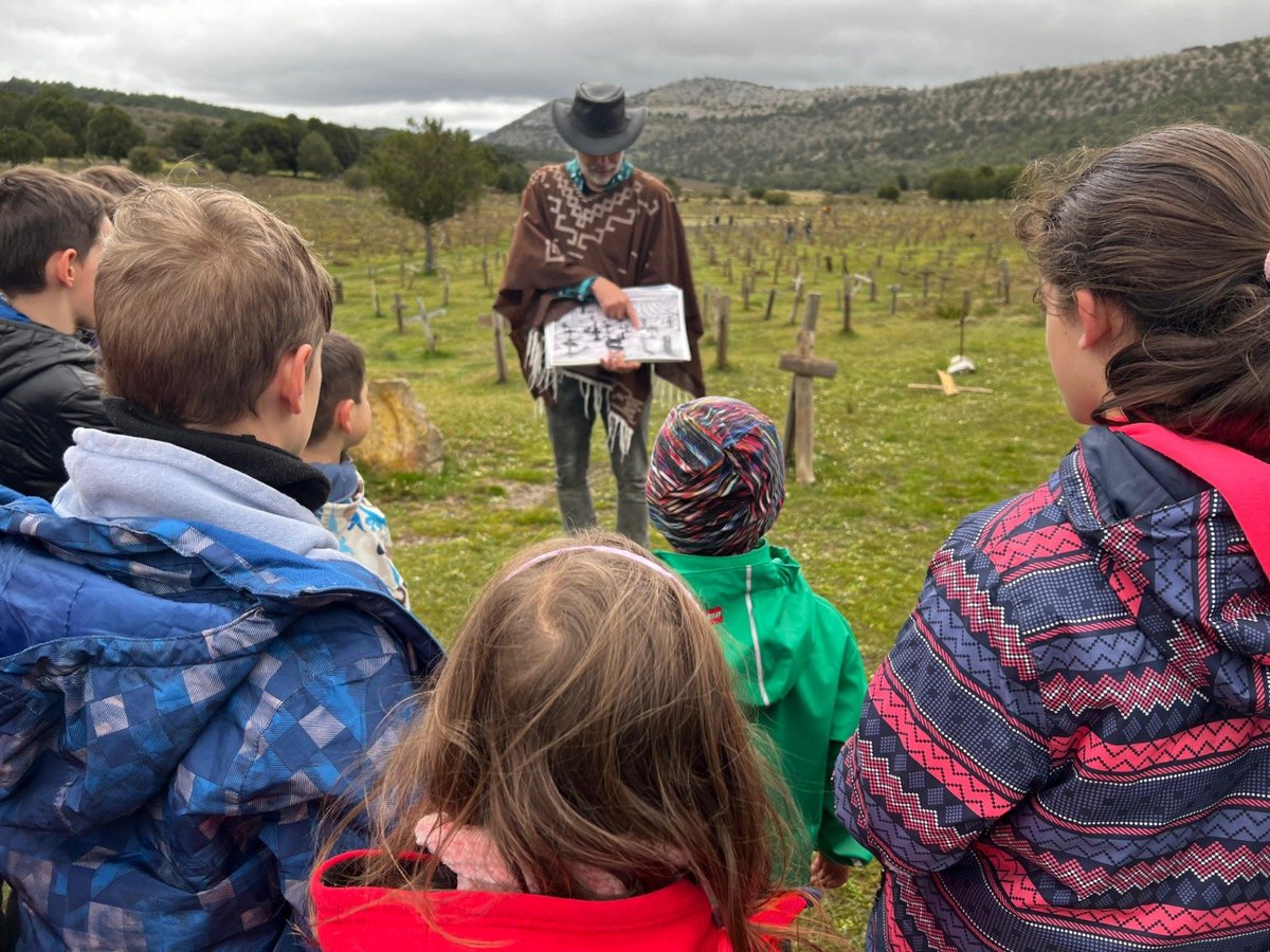 acsadhill's tweet image. Hace dos días tuvimos excursión del AMPA Colegio Padre Manjón de Burgos. 
Un paseo desde el mirador de Silos hasta Carazo, pasando por Sad Hill, el Valle de las Espadas y Betterville.

#excursionescolar
#turismoburgos