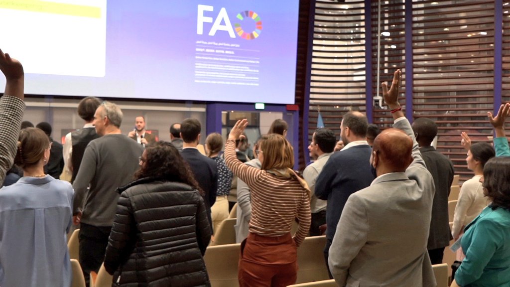 🚀 @FAO's intrapreneurship program #FAOELEVATE wraps up a 3-day bootcamp with 14 teams after showcasing innovative projects in food & #AgInnovation, from camel breeding to fish leather production. 🐫🍍 Learn more➡️shorturl.at/cjlS8 And stay tuned for the 8 winners! 🌐