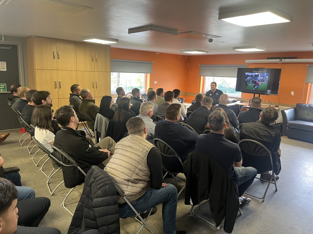 Yesterday, @Iansmith2468 and @jimmygittins were in Bradford to deliver a Mental Health Awareness session to a great group of people at Thornley & Lumb 🗣️🧠 Thank you for inviting us down and for all of the kind feedback! Get in touch ➡️ stateofmindsport.org/contact/