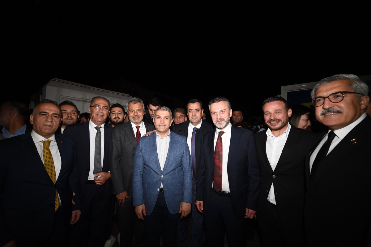 inaciyapar's tweet photo. AK Parti Genel Merkez Teşkilat Başkanımız Sayın Erkan Kandemir, Partimizin Hatay İl Yönetim Kurulu ve İlçe Başkanları ile toplantımızı gerçekleştirdik.

Hatay için, Antakya için durmak yok, birlik beraberlik içerisinde çalışacağız..💫 https://t.co/S1VDBIzBQk